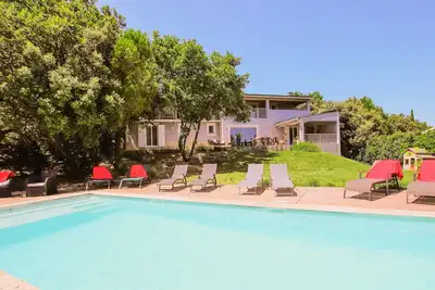 Image de Belle maison à Suze-La-Rousse avec WiFi