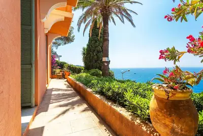 Villa Reve D'Azur Vi4353 bY Riviera Holiday Homes
