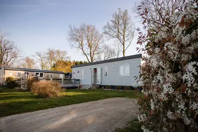 Image de Gemütliches Chalet im Ferienpark de Oase Renesse