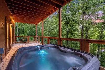 Image de Heated Indoor Pool, Hot Tub, Games, Minutes to Pigeon Forge & Gatlinburg!