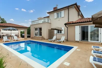Image de Lovely Villa Buroli with swimming pool, jacuzzi and sauna