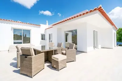 Image de 4 bed Villa With Stunning Gardens + hot tub