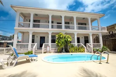 Image de Ocean View Villa - Close To Town With Pool!
