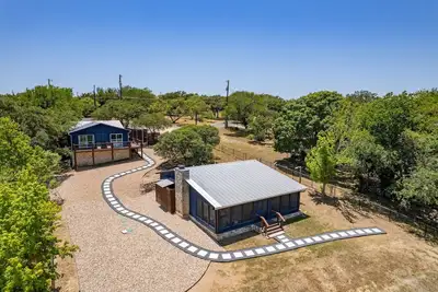 Image de Lakeshore Oasis-Private Dock-2 Homes in 1!