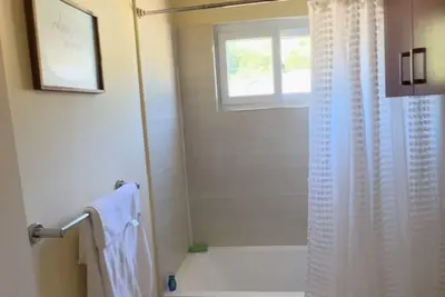 Image de New Townhome close to Everything (Airport, Hip Strip, and Activities)