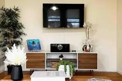 Image de Beautiful apartment near the airport with parking\n