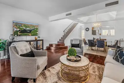 Your Luxury Getaway on Biltmore Golf Links Course, Phoenix Az!