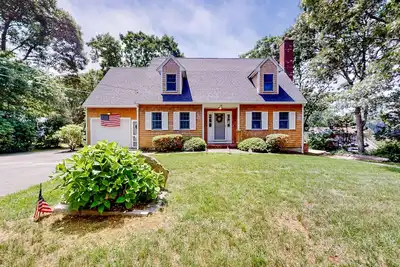 Image de Our House in West Falmouth | House in Falmouth with private beach access