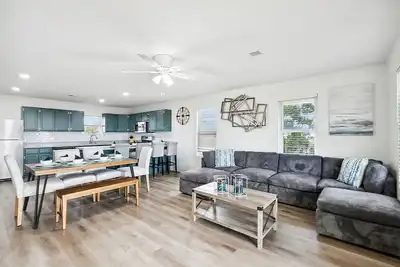 Image de Incredible Lakefront home