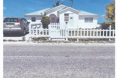 Image de Located on the island of Grand Turk, on Breezy Brae Road with an Atlantic view.