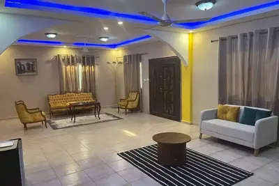 Image de Captivating 5-bedroom duplex with 4 toilets
