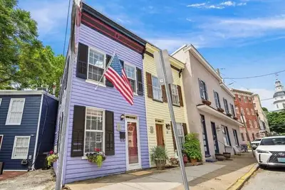 Image de Historic Home with Parking Steps From Capital & Usna