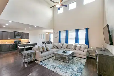 Image de Beautiful Lakefront Home