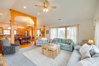 Image de Waterfront Outer Banks Home w\/ Beach Access