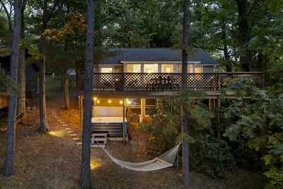 Image de Waterfront Cottage with Hot Tub on Seneca Lake Flx Wine Trail