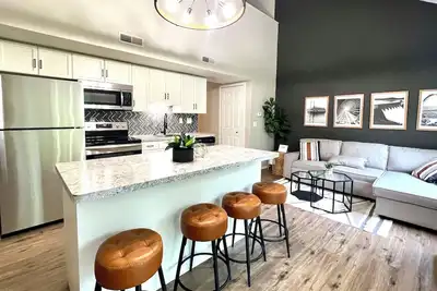 Image de Beautifully newly renovated modern condo