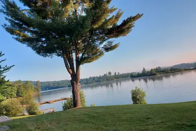 Image de WaterFront 2 Bdrm, 2 Bath Cottage Suite with Beach, Dock, Firepit, Bbq, Deck