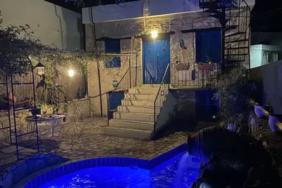 Image de Traditional Cyprus Cottage in Village Location with 4 Poster Bed & Romantic Pool