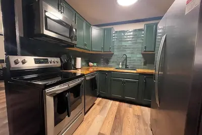 Image de The Green House : Lush Lounge by Ft. Sill, Shops & Mountains