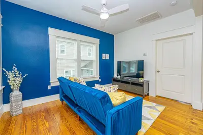 Image de East Downtown Private Restored Historic Apartment_