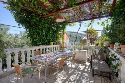 Image de Appartement de deux chambres prés de la plage Stupin Celine, Rogoznica (A-21043-a)