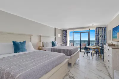 Image de Winter Rates! Beautiful & Comfy Oceanfront Studio