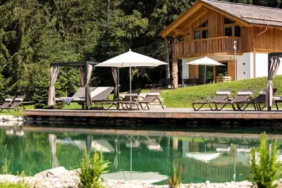 Image de Joli chalet à Wölting avec étang de baignade naturel