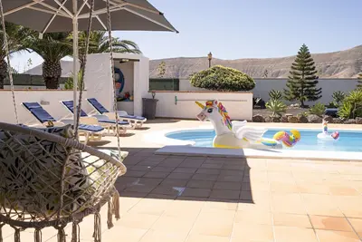 Image de Villa de vacances 'Sosha - Carpe Mundi' avec vue sur les montagnes, piscine privée et Wi-Fi