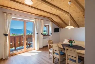 Image de Appartement de vacances 'Mongaduierhof Apt Schlern' avec vue sur les montagnes