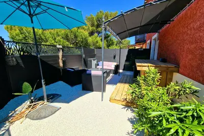 Image de Bord de Mer Avec Jardin, Studio Côte D'azur