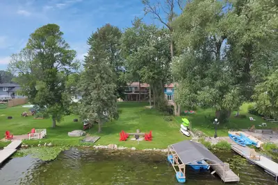 Image de Simcoe Sunrise - Cozy Waterfront Home in Orillia