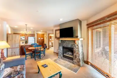 Private Balcony for Stunning Mountain Views & Close to Shops/Dining/Gondola!