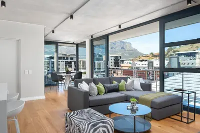 Image de Luxury  in De Waterkant: Panoramic Mountain Views