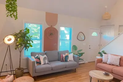 Image de Tranquil Cape getaway 4bd 2ba with Ac, Family and Pet Friendly!