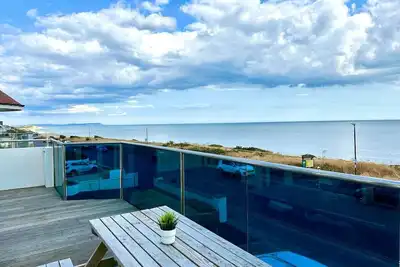 Image de Stunning Panoramic Sea View Beach Location 2 bed