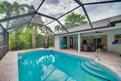 Image de 'Casa Blanco' Escape w/ Fire Pit in Sebastian!