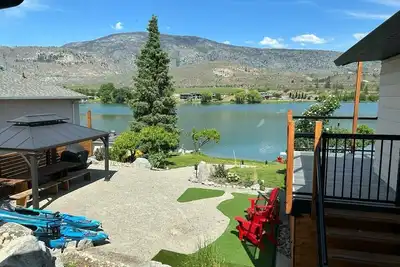Image de Beachfront home on Tucelnuit lake in Oliver  Bc. Surrounded by the best wineries