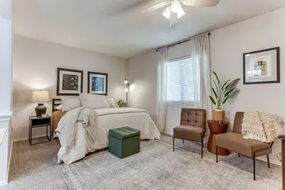 Image de Escape to Olivia's Hideaway in Allen! Close drive to shop and Eat