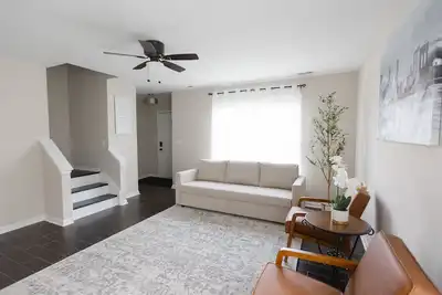 Image de Stylish and Comfy 3 bedroom home!