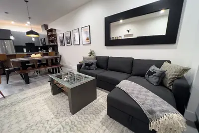 Image de 2br w/ private hot tub - 5 min from Revelstoke Mountain Resort!