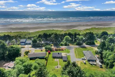 Image de Summertime with a firepit on the Coast by Quinault!