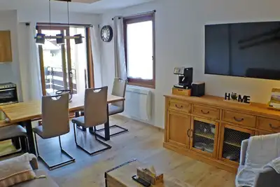 Image de Appartement rénové avec terrasse et parking, fibre incluse