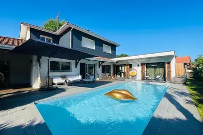 Image de Villa Grand Confort Avec Piscine à Deux pas de la Forêt,