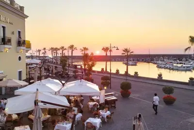 Image de Aura ExclusiveHoliday brand new beachfront studio apartment 10 m from the beach