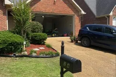 Image de Beautiful home less than a mile from campus