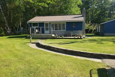 Image de \"Chalet Bleuet\" -- Enjoy this cozy, 4 season cottage near Port Franks beach!