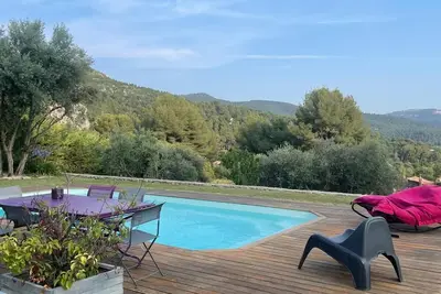 Image de Agréable et charmante villa située au pied du parc régional de la Sainte Baume.