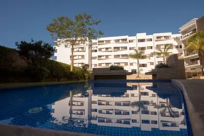 Blue paradise, a ray of sunshine between sea & pool