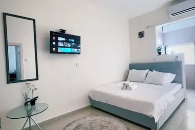 Image de Beautiful apartment close to the Bahai Garden Haifa.