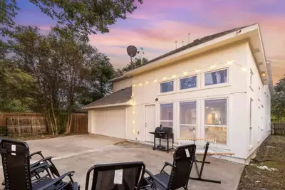 Image de Luxury Modern Home, Movie Theater, Bbq, Whirlpool\n